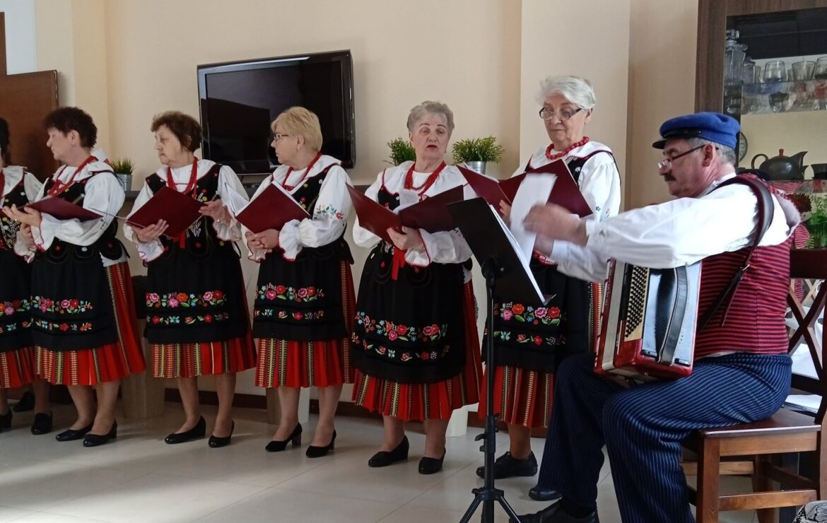 Występ zespołu „Nad Wolbórką”