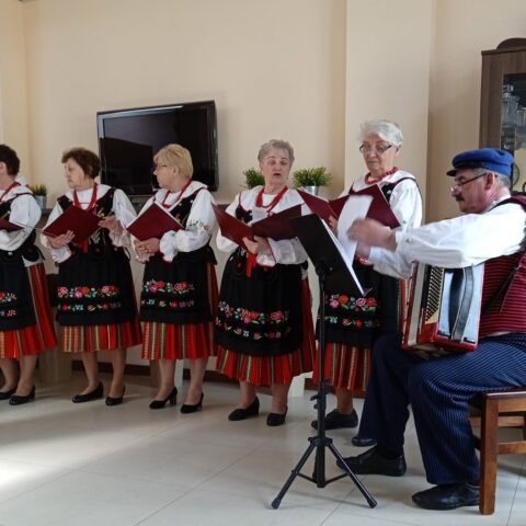 Występ zespołu "Nad Wolbórką"